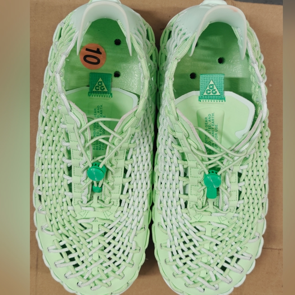 Size 10 - Nike ACG Watercat+ Vapor Green